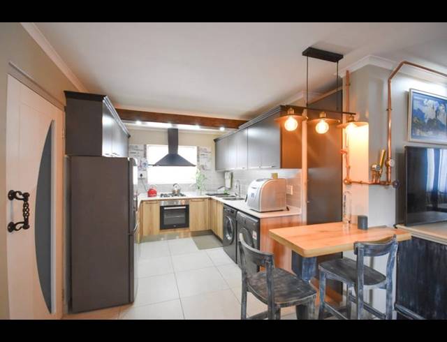 3 BEDROOM APARTMENT FOR SALE IN GOLDEN FIELDS ESTATE